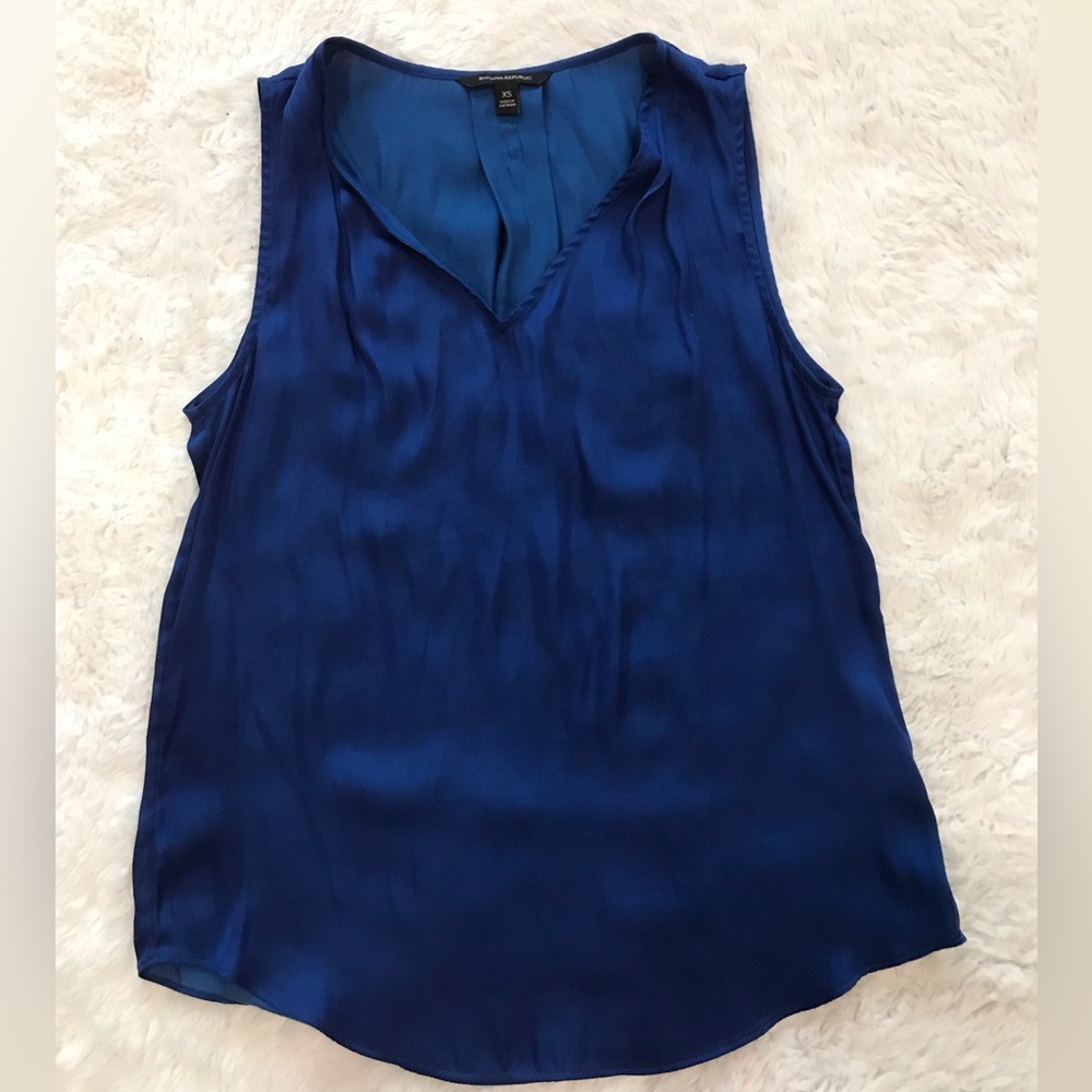 Banana Republic top. Nev worn.
